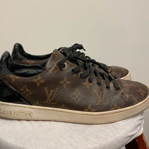 AUTH Louis Vuitton sneakers monogram